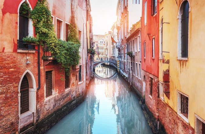 Venice Walking Tour and Gondola Ride - Walking Venice around La Fenice