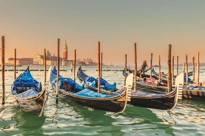 Venice Walking Tour and Gondola Ride - Boarding the gondola at Bacino Orseolo