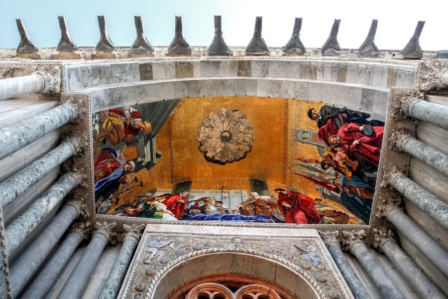 Venice: Walking tour, Doge Palace, & St. Mark's Basilica - Starting at the Doge’s Palace