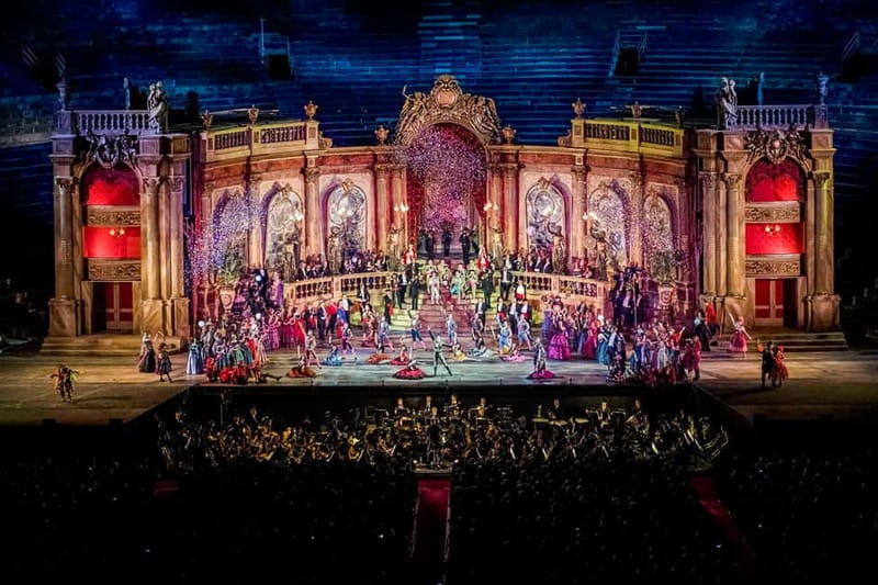 Verona: Arena di Verona Opera Ticket - Handling heat, rain, and the late finish