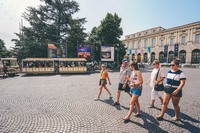 Verona Highlights Walking Tour in Small-group - Castelvecchio and the rebuilt Scaligero Bridge