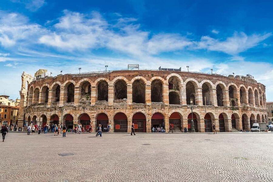 Verona: Small Group Guided Walking Tour with Arena Tickets - Key points to know before booking