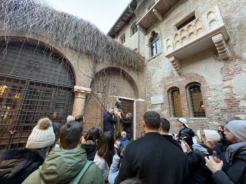 Verona: Small Group Guided Walking Tour with Arena Tickets - The cable car to Saint Peter’s Hill