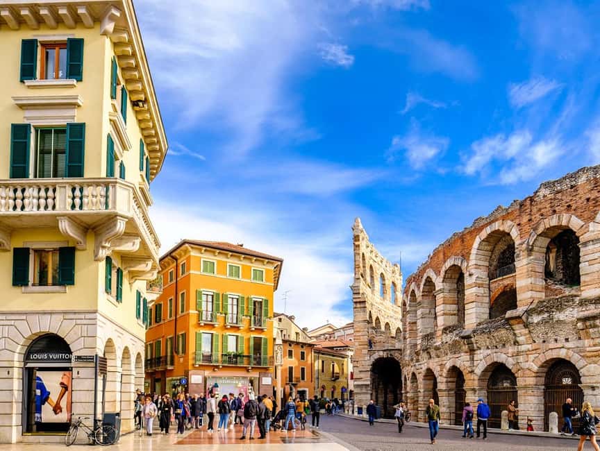 Verona: Small Group Guided Walking Tour with Arena Tickets - How the pace and guiding affect the experience