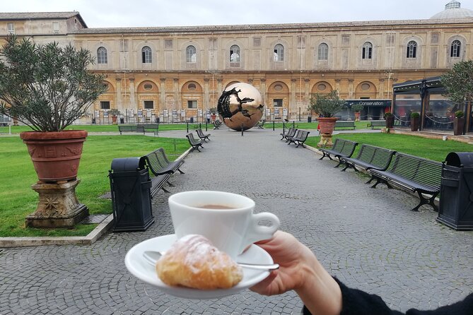 VIP Vatican Breakfast and Guided Tour with Sistine Chapel Access - Breakfast beneath the Vatican walls
