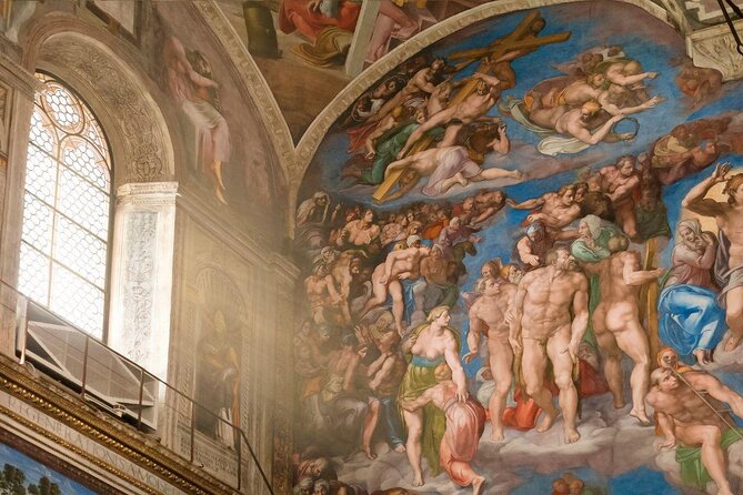 VIP Vatican Breakfast and Guided Tour with Sistine Chapel Access - The Sistine Chapel in a crowded world