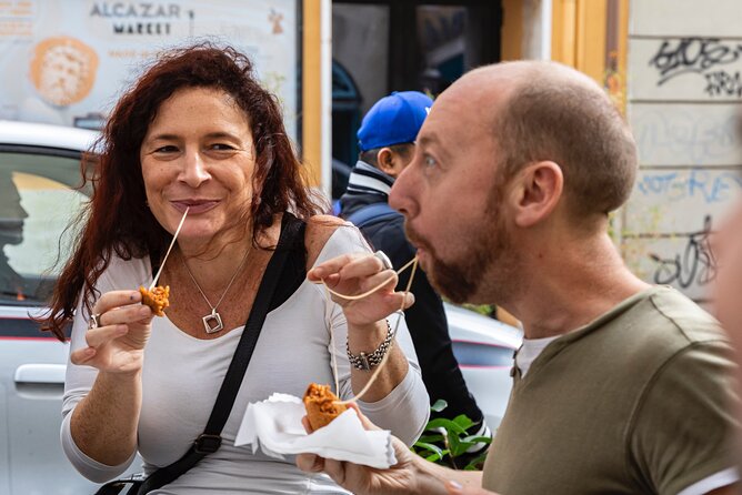 Winner 2025 Rome Twilight Trastevere Food Tour by Eating Europe - Da Enzo, ancient wine, and the first tastes