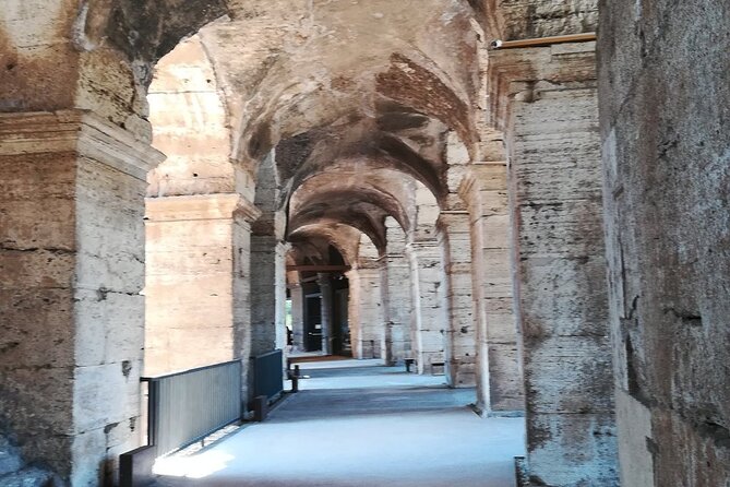 Wonders of The Colosseum Tour - Guides who can make or break the visit